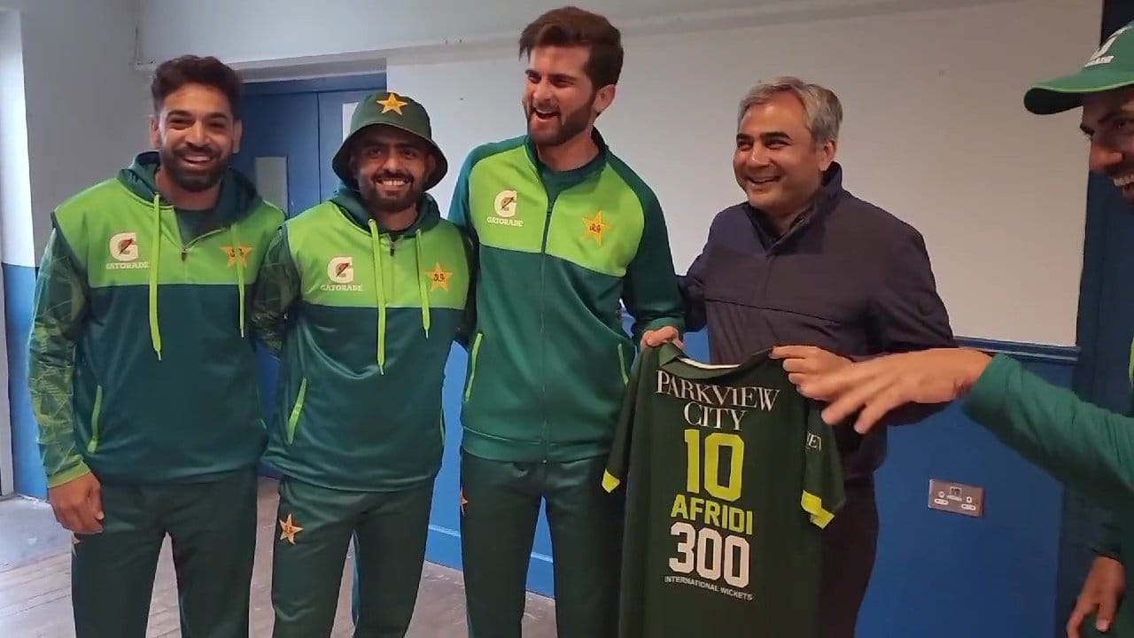 shaheen-afridi-verbal-spat-with-afghan-fan-in-ireland