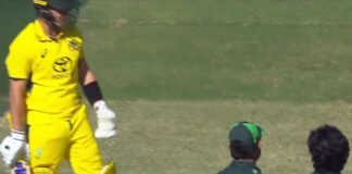 mohammad-rizwan-asks-adam-zampa-before-review