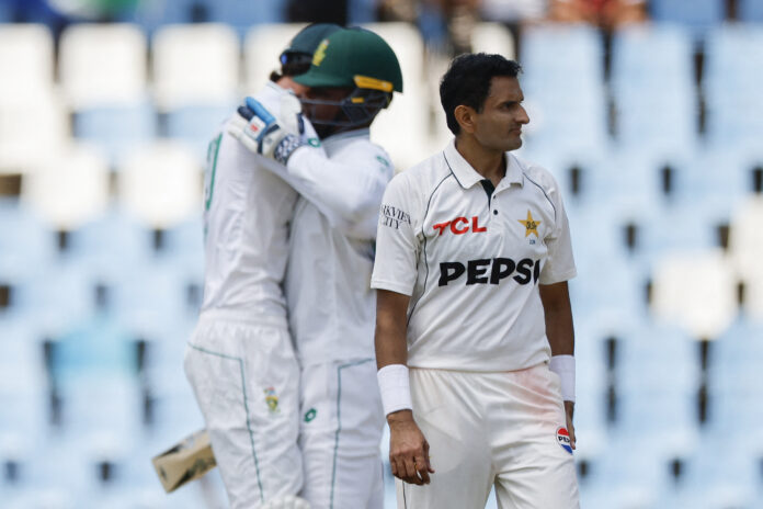 CRICKET-RSA-PAK mohammad-amir-slams-pakistan-coaches-abbas-comeback