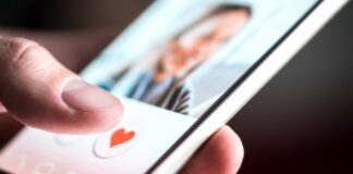 Navigating Romantic Relationships in the Digital Age