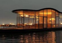 Floating Restaurant In Lahore