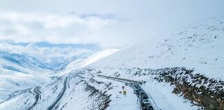 Northern Pakistan Turns Into a Winter Wonderland After Snowfall