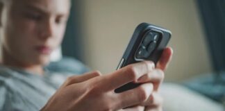 Chat encouraged teen to kill parents