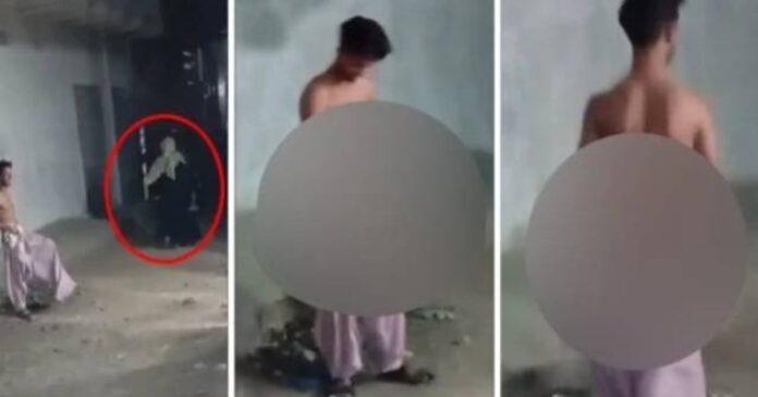 Karachi Man Strips Naked in Surjani Area