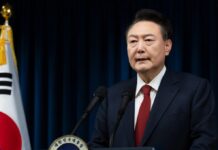 Officials Arrive to Arrest South Korean President and Chaos Erupts