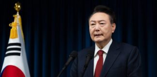 Officials Arrive to Arrest South Korean President and Chaos Erupts