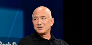 Hundreds of Washington Post Staffers Send Letters to Jeff Bezos over Paper’s Direction