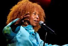 Legendary Singer Roberta Flack Passes Away at 88