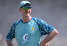 Jason Gillespie Calls Aaqib Javed a "Clown"