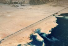 Saudi Arabia's 100-Mile Skyscraper is Turning Into a Disaster