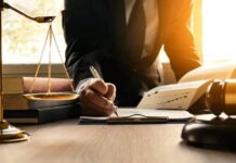 How to Become a Lawyer in Pakistan? A Pathway to Prestige, Power and Purpose