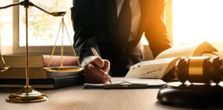 How to Become a Lawyer in Pakistan? A Pathway to Prestige, Power and Purpose