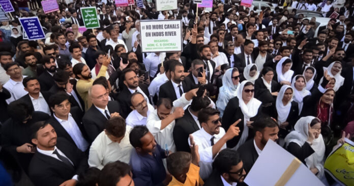 Sindh Lawyers Protests End, Except Baberlo Bypass