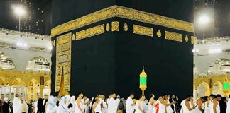 Pakistani Support Staff Guide Indian Pilgrims at Haram Sharif
