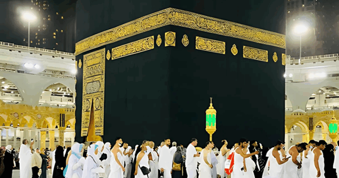 Pakistani Support Staff Guide Indian Pilgrims at Haram Sharif