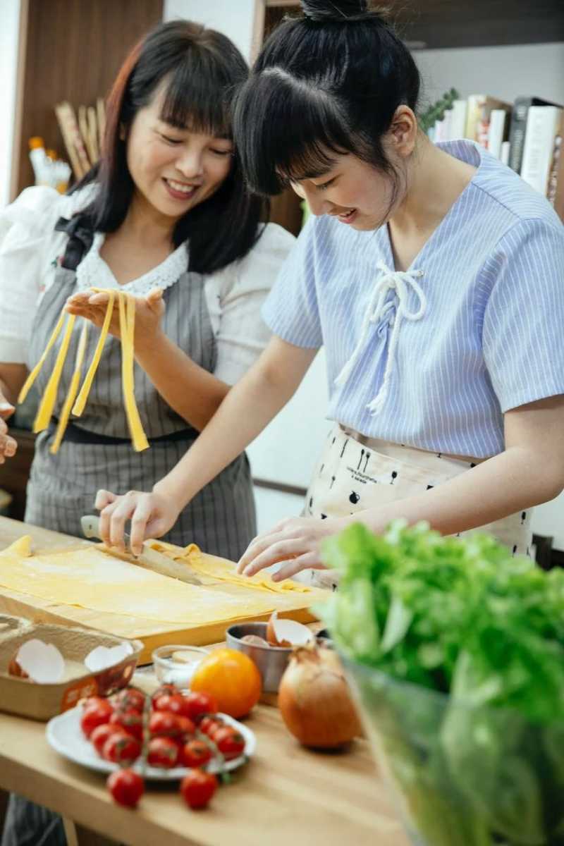 Take a Cooking Class Together (Use What You Learn)