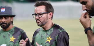 mike-hesson-reaffirms-faith-in-babar-azam-rizwan