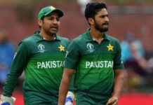 sarfaraz-jokes-about-coaching-hasan-ali