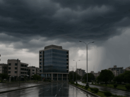 is-pakistan-facing-two-different-seasons-at-once