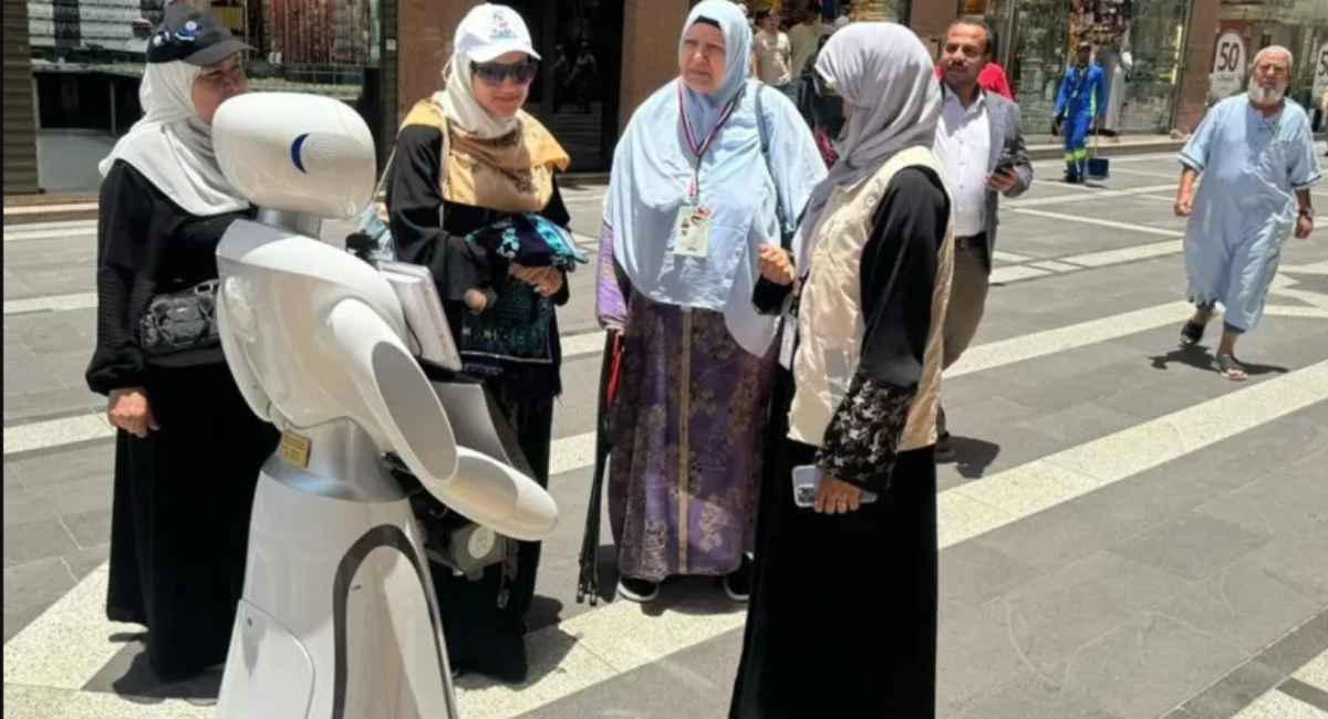smart-robot-service-launched-to-assist-pilgrims