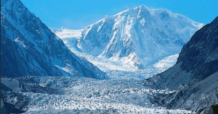 Gilgit-Baltistan, glacier melt, flash flood, Attabad Lake, Rescue 1122,