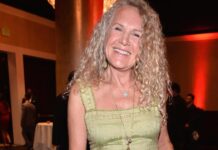 billionaire-walmart-heiress-joins-anti-trump-movement