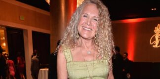billionaire-walmart-heiress-joins-anti-trump-movement