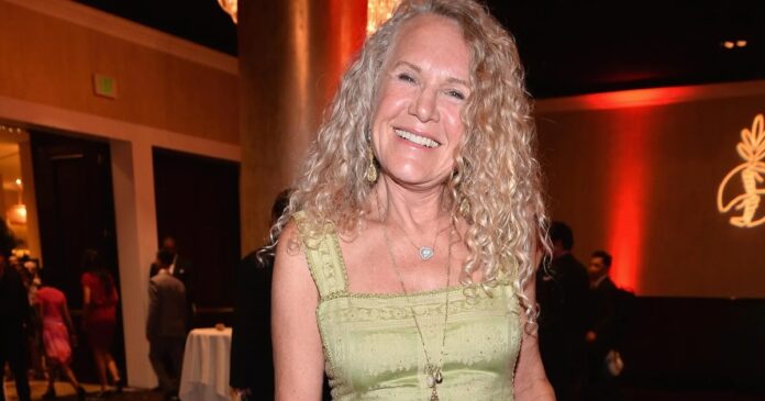 billionaire-walmart-heiress-joins-anti-trump-movement