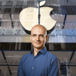 apple-promotes-sabih-khan-to-coo-in-leadership-shakeup