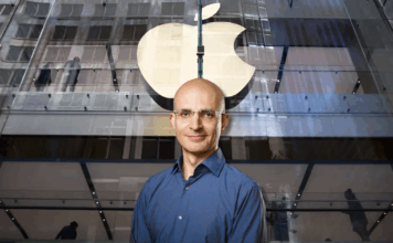 apple-promotes-sabih-khan-to-coo-in-leadership-shakeup