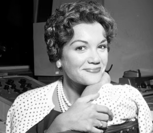connie-francis-singer-of-pretty-little-baby-dies-at-87