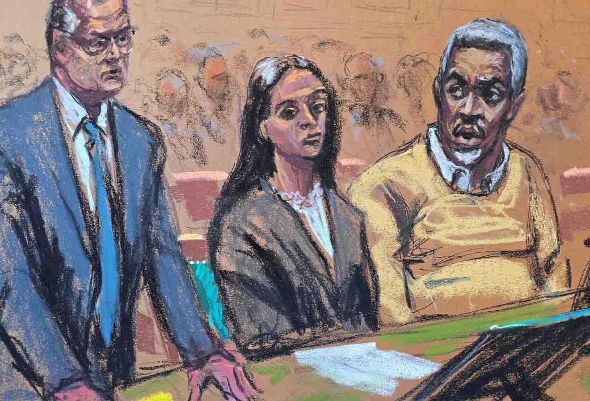 In-this-courtroom-sketch-Sean-‘Diddy-Combs-accompanied-by-lawyers-Marc-Agnifilo