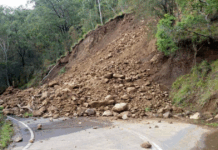 thousands-stranded-as-landslides-block-karakoram-highway