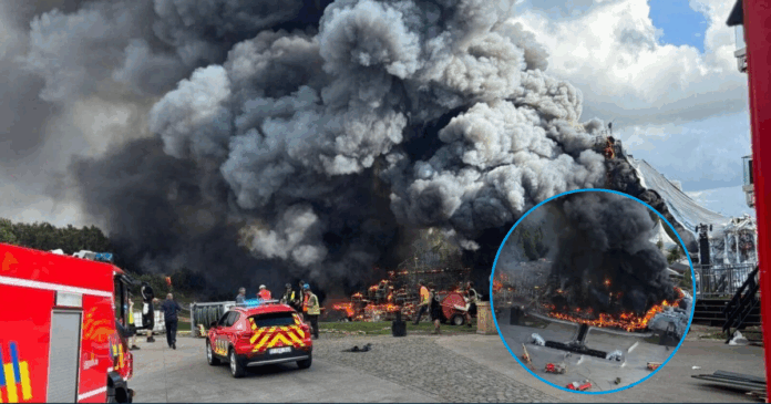 tomorrowland-main-stage-destroyed-by-fire-festival-still-on