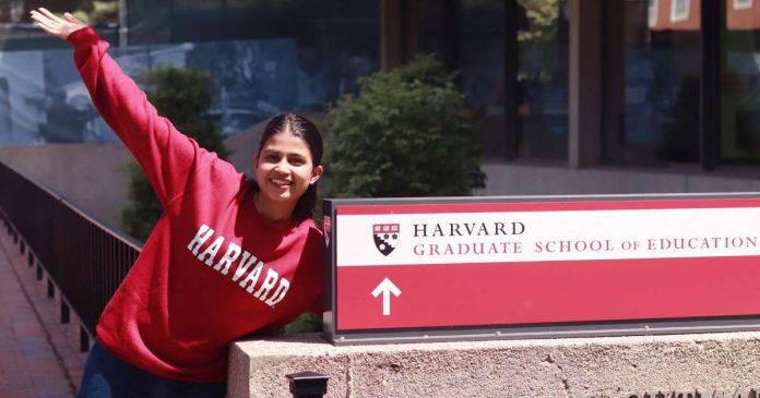 Kainat Ansari, a former resident of Orangi Town in Karachi, who is now pursuing her Master’s in Education Policy and Analysis with a concentration in Early Childhood at Harvard University.