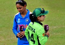 Pakistan and India Women’s World Cup Match Begins with Handshake Snub pakistan-and-india-womens-world-cup-match-begins-with-handshake-snub
