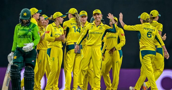 womens-world-cup-beth-mooney-helps-australia-thump-pakistan
