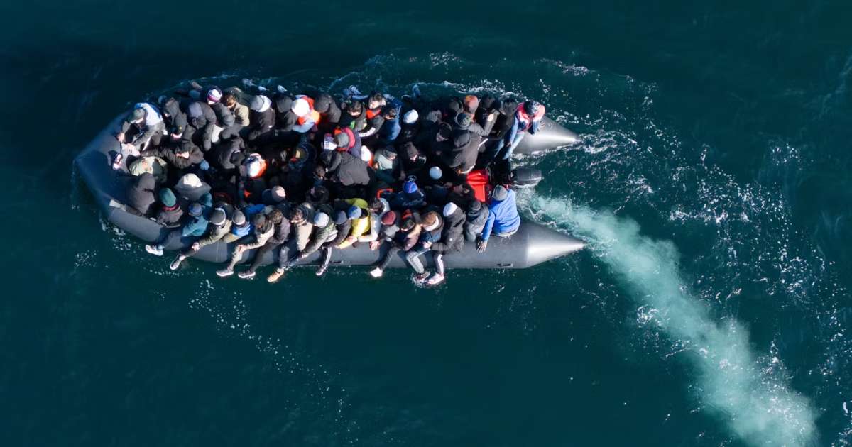 asylum-seekers-entering-uk-through-boats