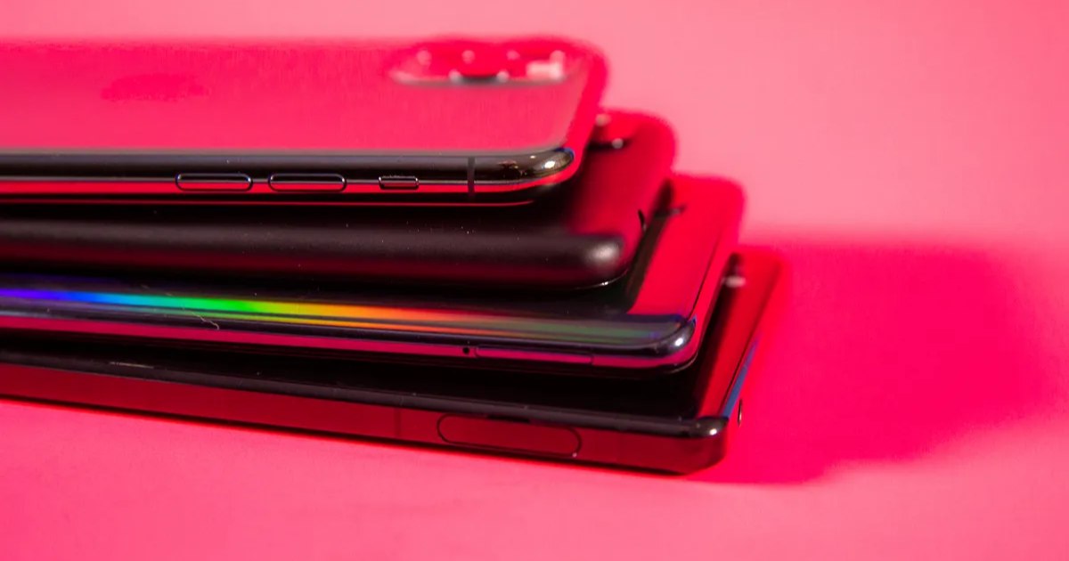 what-to-do-with-your-old-smartphone-next_.