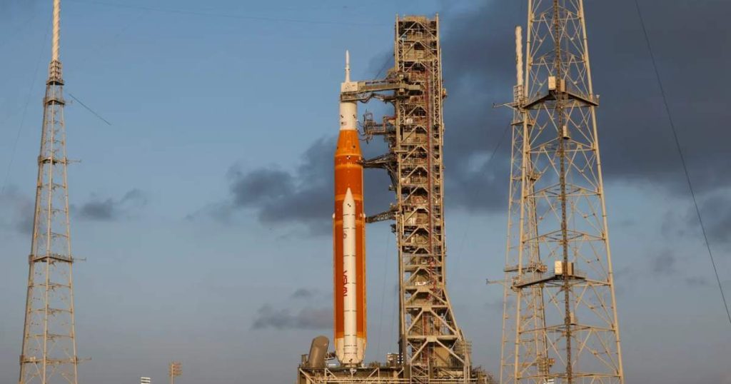 artemis-2-rocket