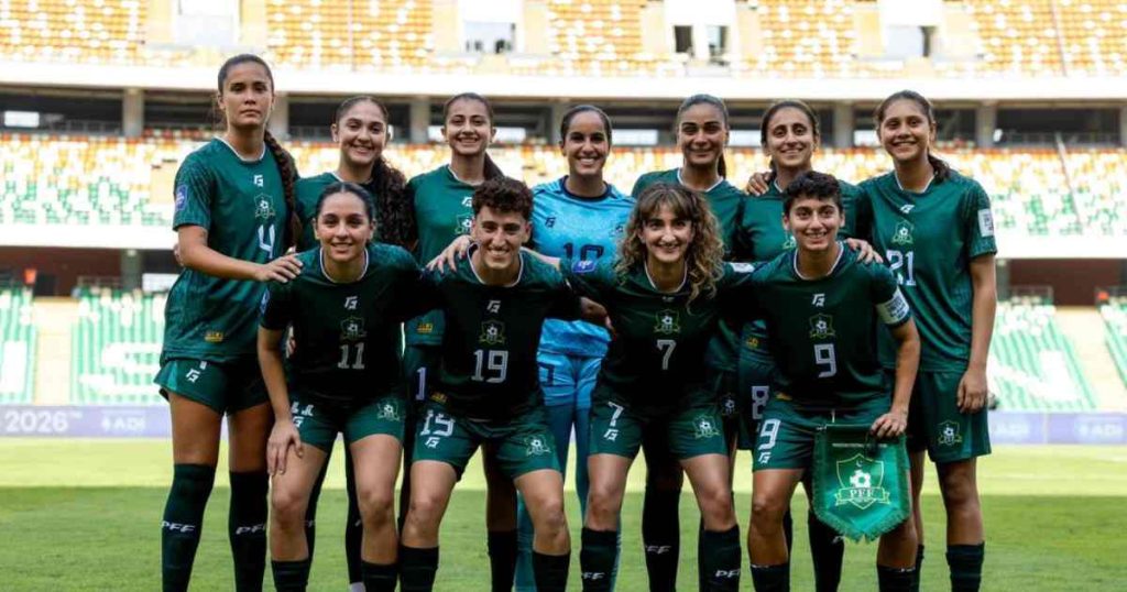 pakistan-womens-football-team-team
