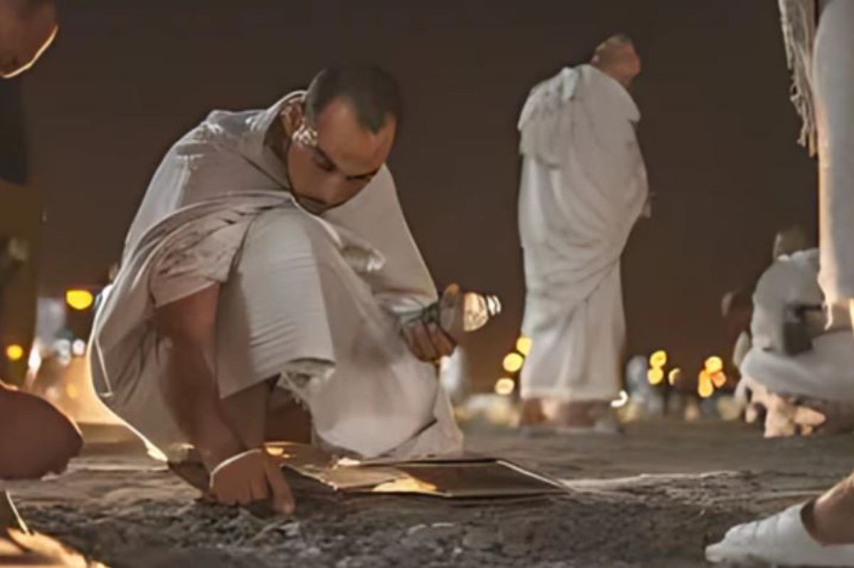 collecting-pebbles-jamarat-hajj