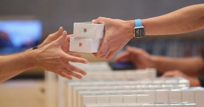 apple upgrade device lease, apple hardware subscription program, rent iphone mac ipad apple, apple upgrade klarna pricing