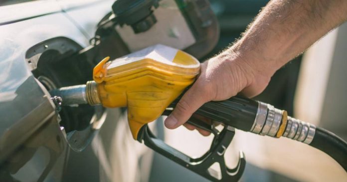 petrol, Pakistan reduces petrol prices, petrol price in Pakistan today, diesel price drop Pakistan, OGRA fuel price notification, daily fuel price update Pakistan, global oil dip petrol prices
