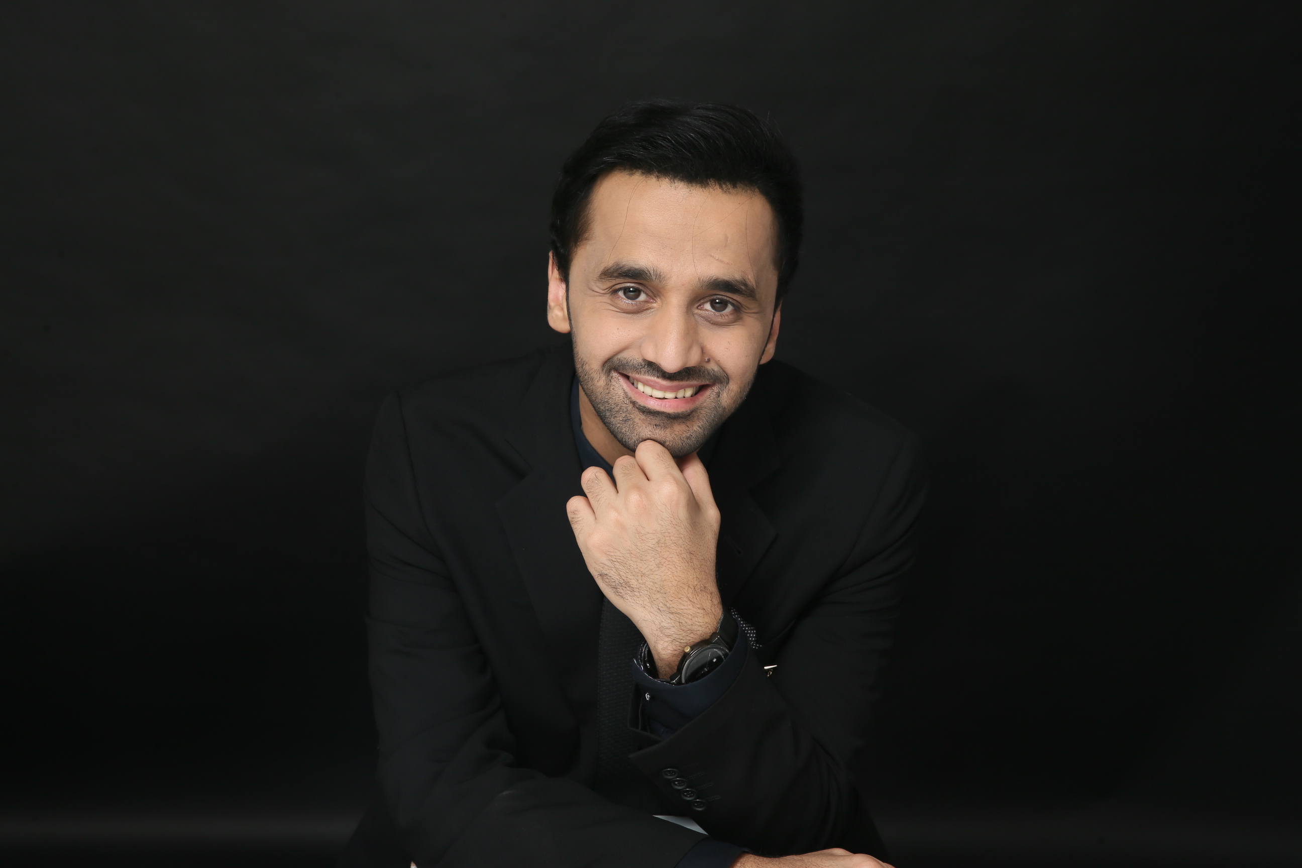 Hemani Herbals joins hands with renowned TV Anchor Waseem Badami - Brandsyn...