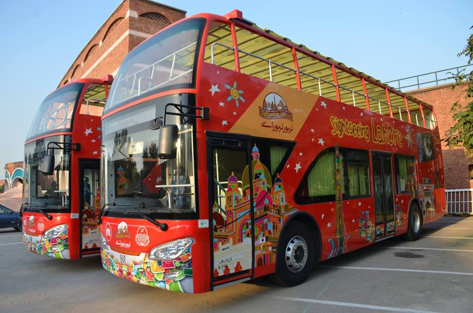 pakistan tourist bus