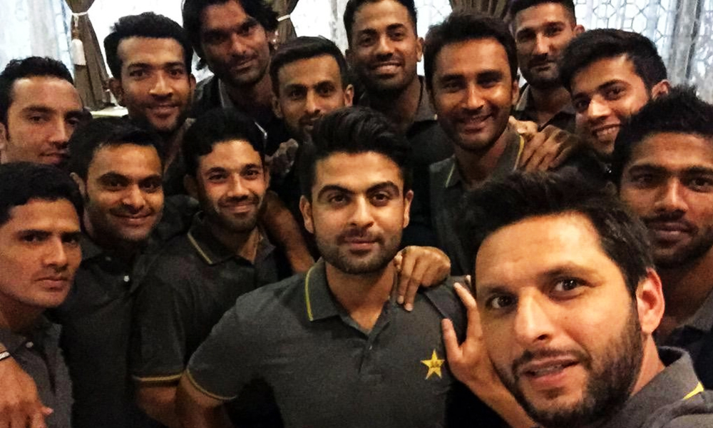 Pakistani-Crickteres-Selfies