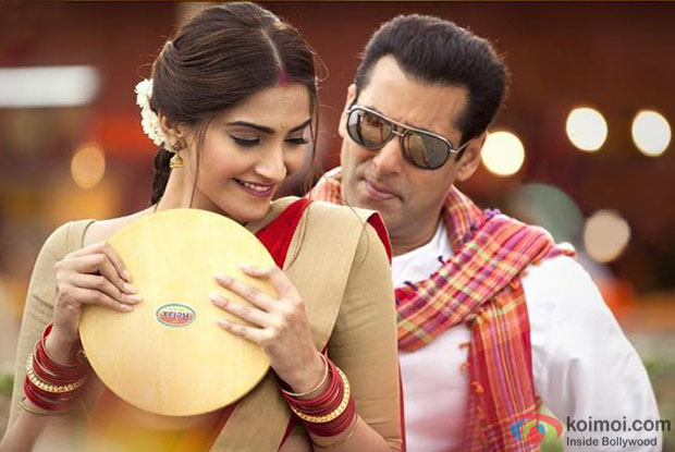 Sonam and Salman in Prem Ratan Dhan Payo (2)