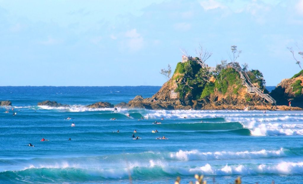 Surfing-at-the-Pass-Byron-Bay-NSW-Australia-source-surfingart.com_.au_