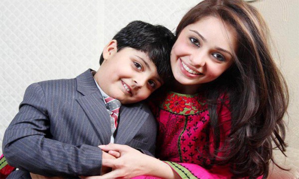 juggan Kazim with Kids